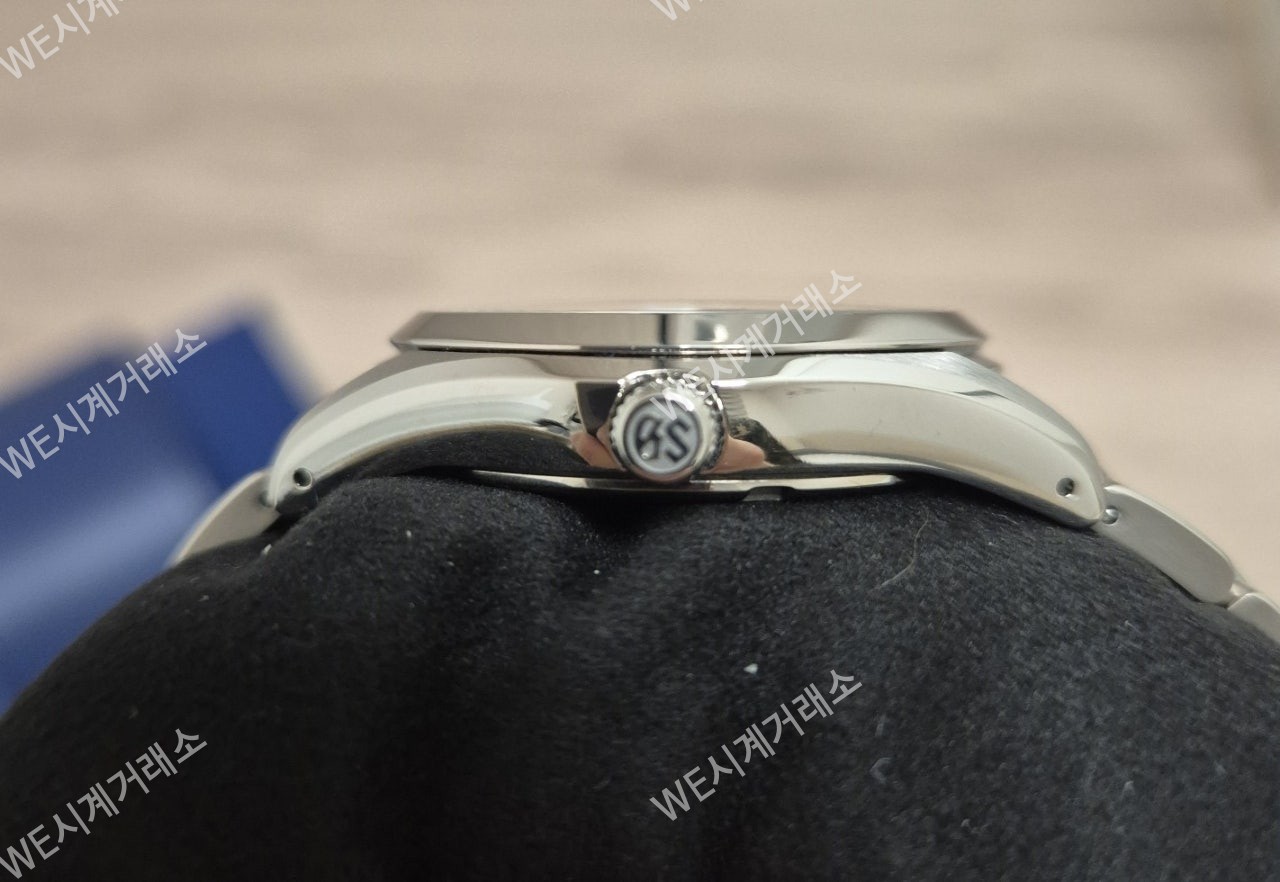 그랜드세이코(그세) 눈송이 쿼츠 / SBGX355