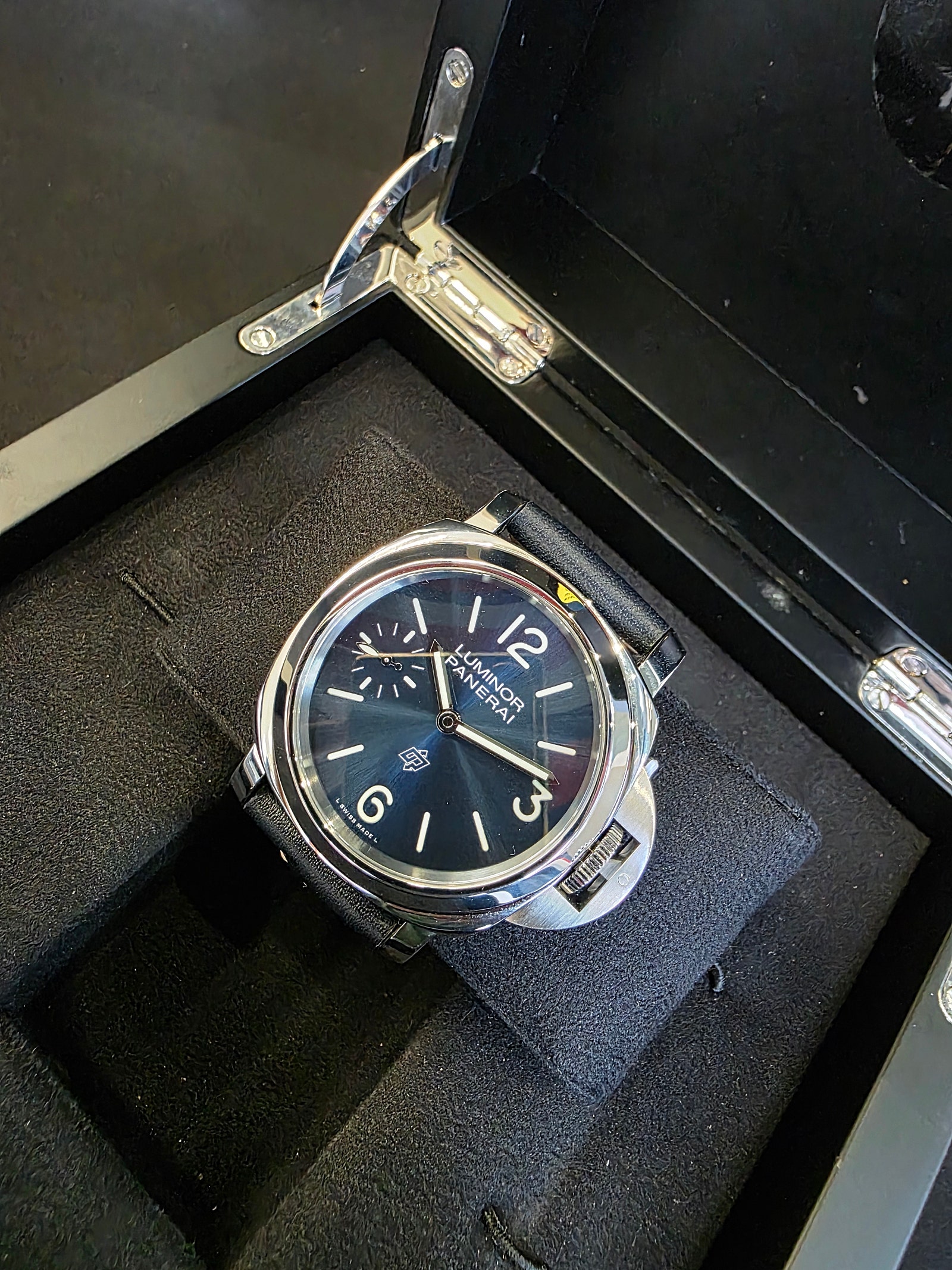 Luminor Base Logo 케이스백