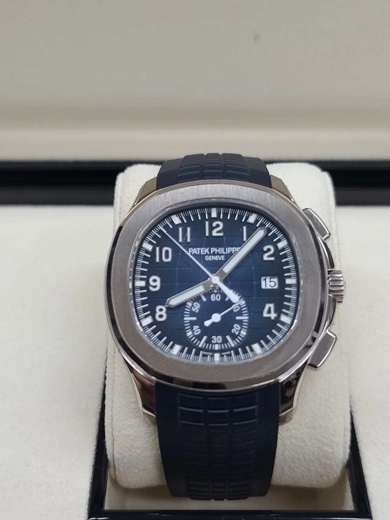 Aquanaut Chronograph 케이스백