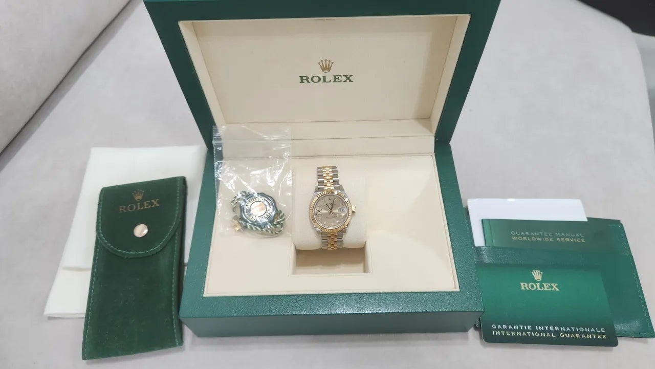 레이디-데이트저스트 28 롤레조 옐로우 플루티드 / 주빌리 / 샴페인 다이아몬드 측면